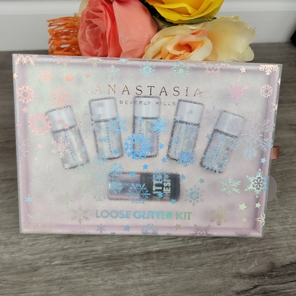 Host Pick - Anastasia Beverly Hills Loose Glitter Kit - Picture 7 of 8